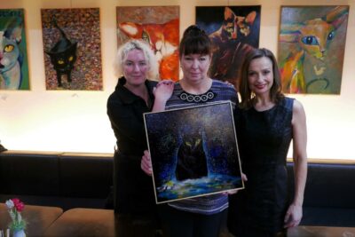 Štrynclová vydražila obraz pro útulek za 15.000 a počítá KočkoMandaly Štrynclová vydražila obraz pro útulek za 15.000 a počítá KočkoMandaly